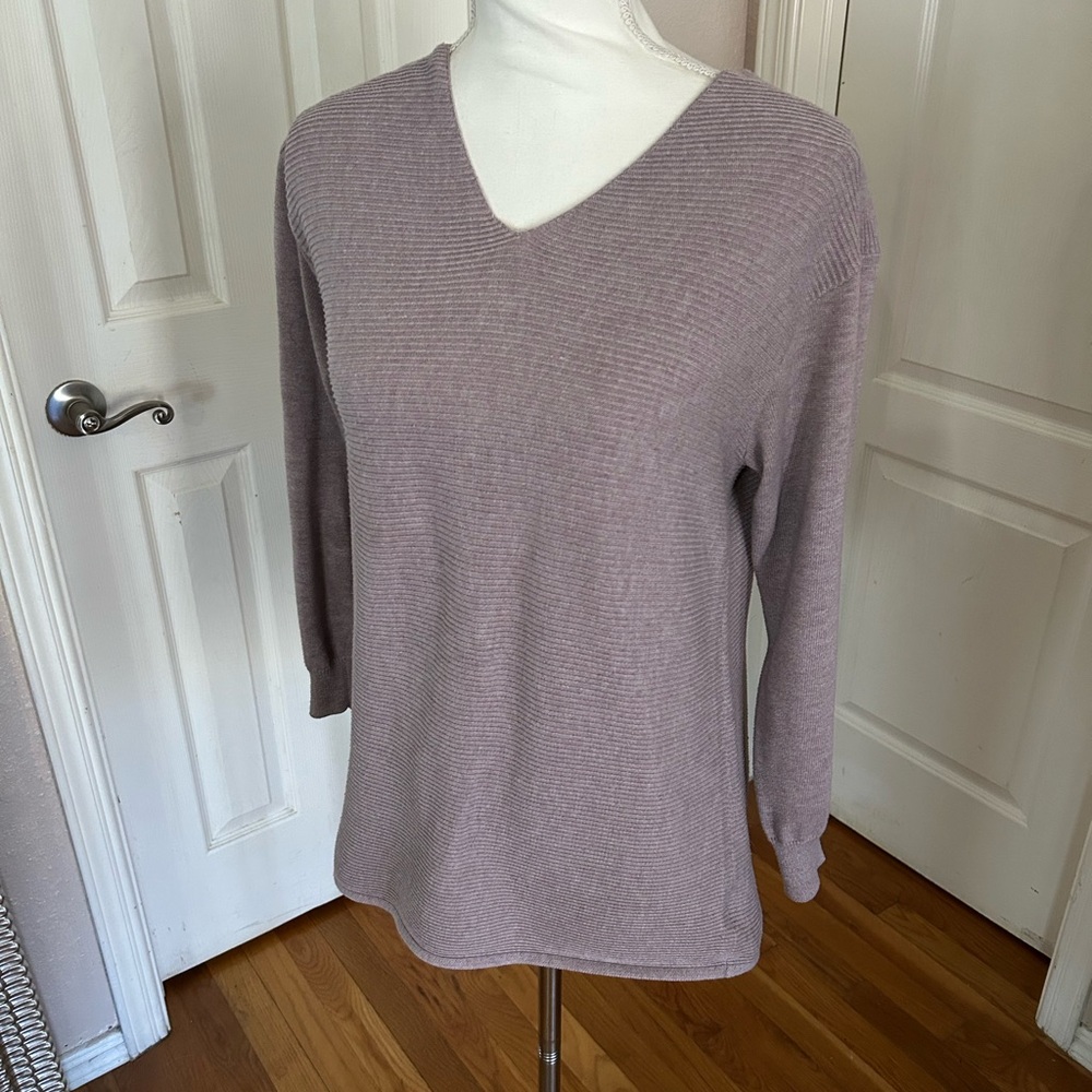 Ella Moss Ribbed Mauve V Neck Sweater in Women’s Small